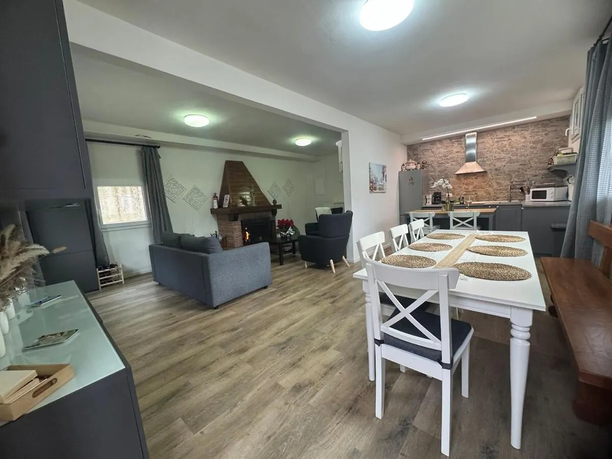 Elegant Tuscany Mountain Villa Momigno