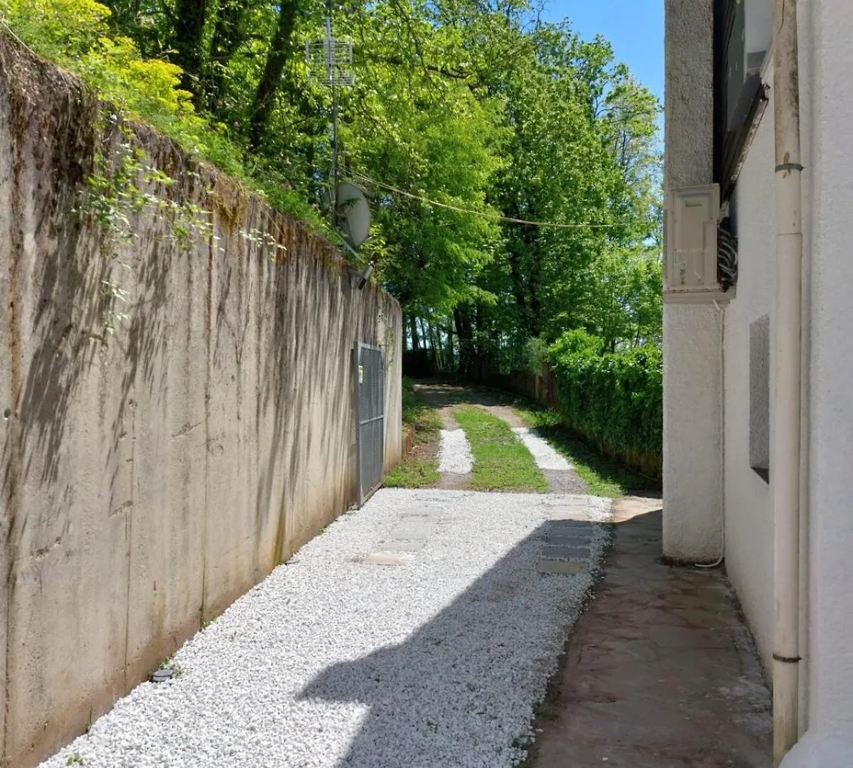Elegant Tuscany Mountain Villa Momigno
